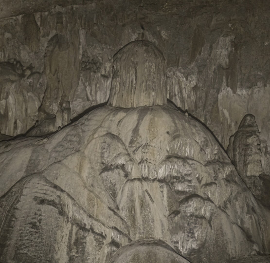 Kerzen Höhle Gjakova