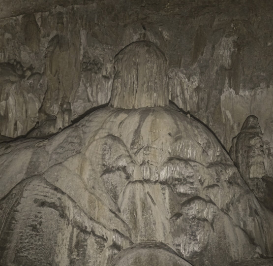 Kerzen Höhle Gjakova