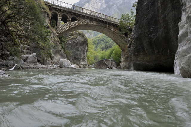 Rugova Schlucht Brücke